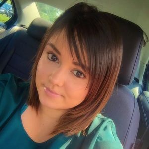 Meet your Posher, Alejandra